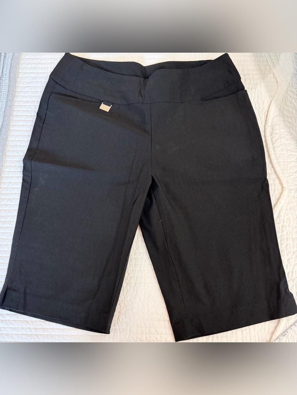 PRELOVED SZ 10 Lulu-B Black Bermuda Shorts Great condition